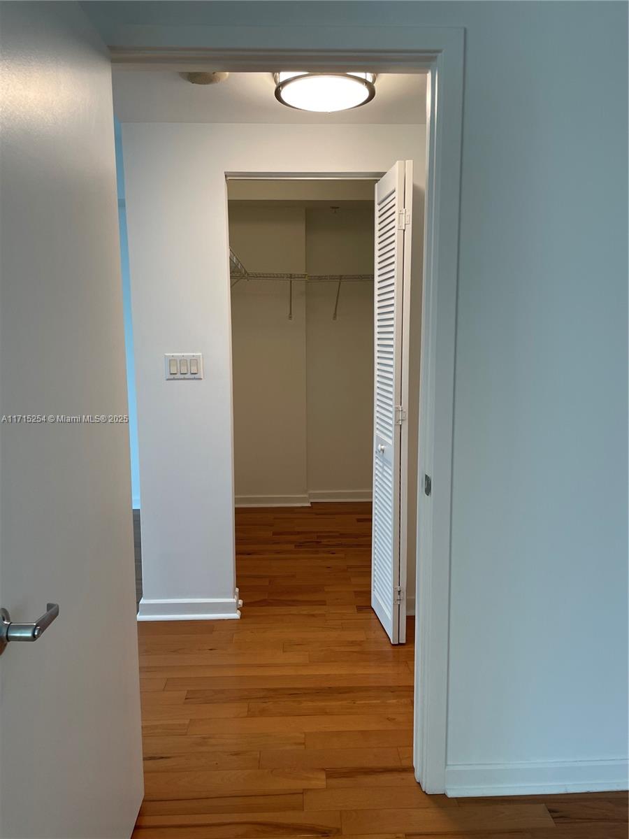 325 S Biscayne Blvd #1219, Miami FL 33131