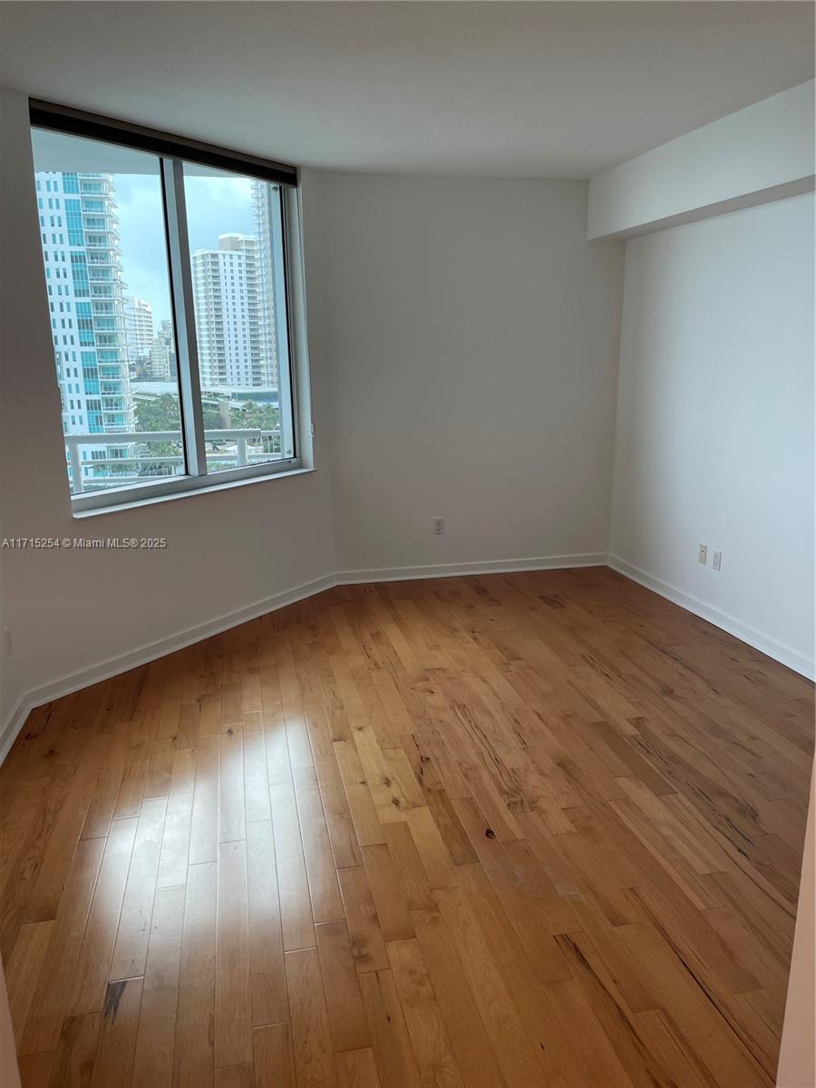 325 S Biscayne Blvd #1219, Miami FL 33131