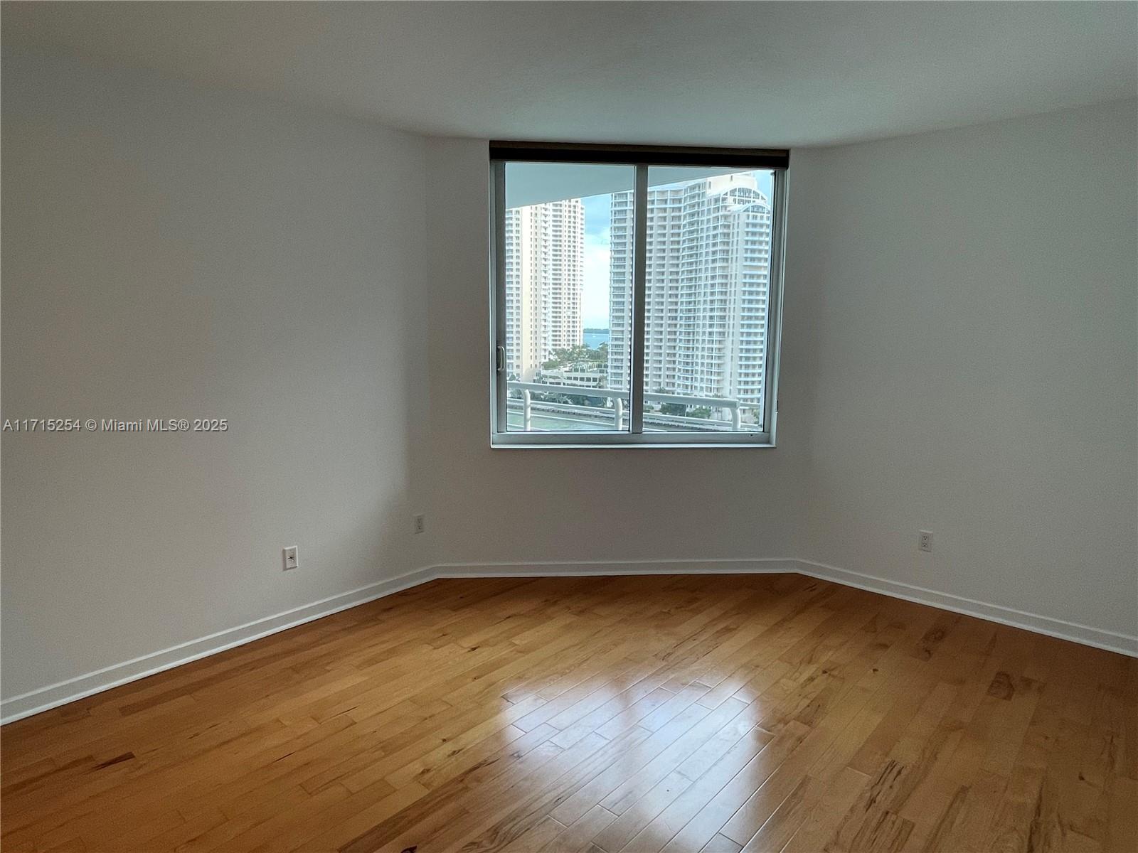 325 S Biscayne Blvd #1219, Miami FL 33131