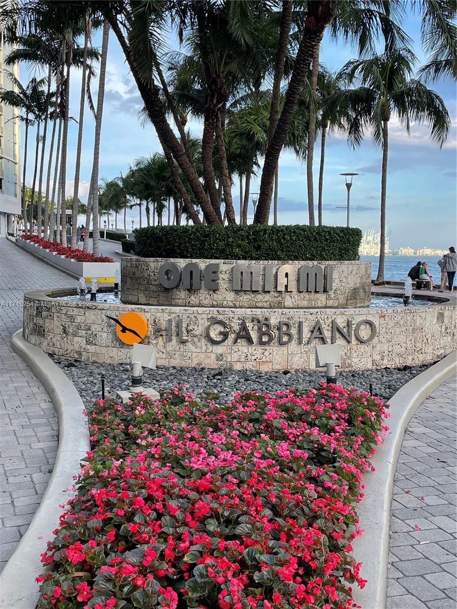325 S Biscayne Blvd #1219, Miami FL 33131
