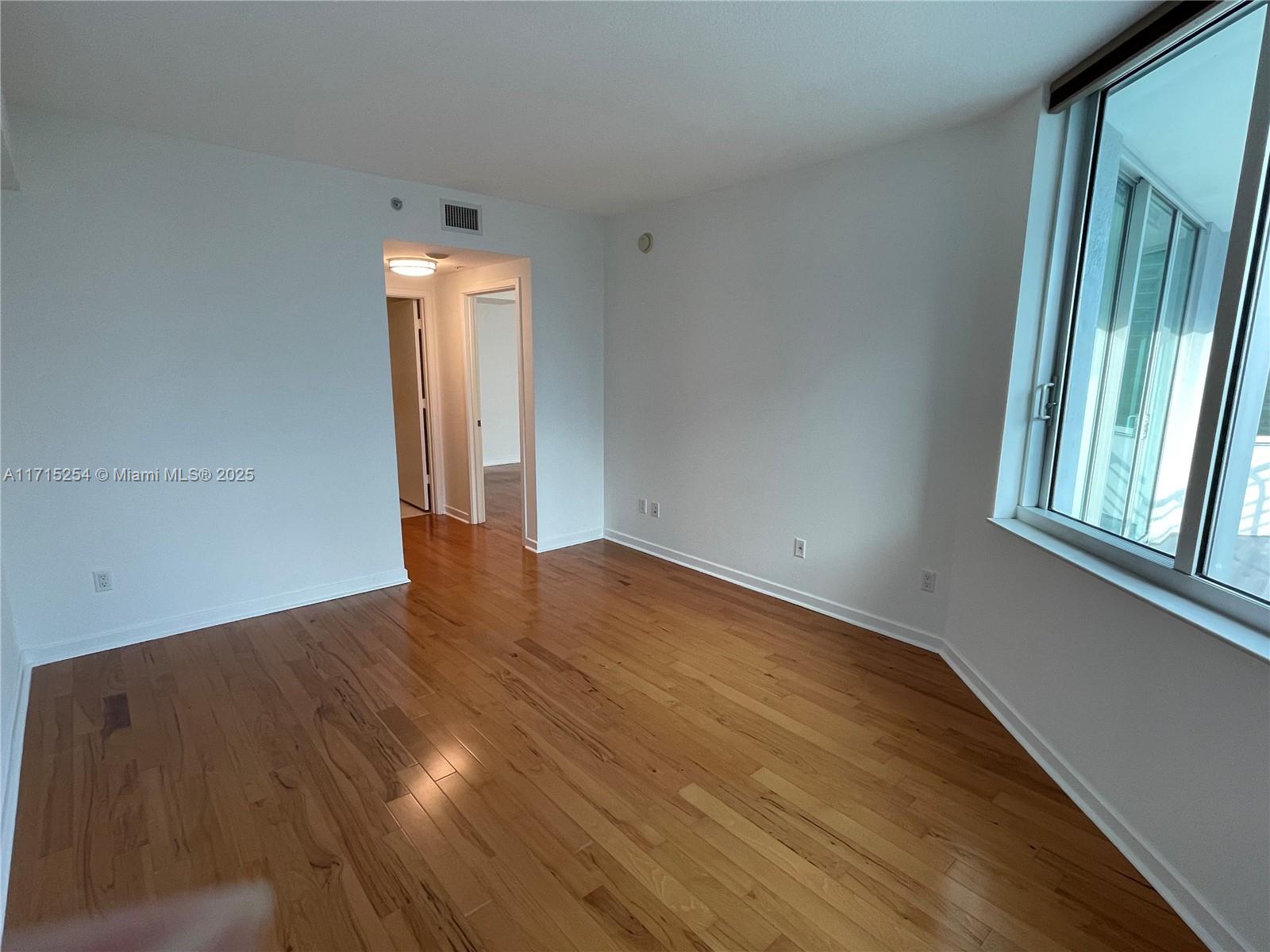 325 S Biscayne Blvd #1219, Miami FL 33131