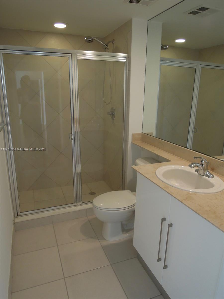 325 S Biscayne Blvd #1219, Miami FL 33131