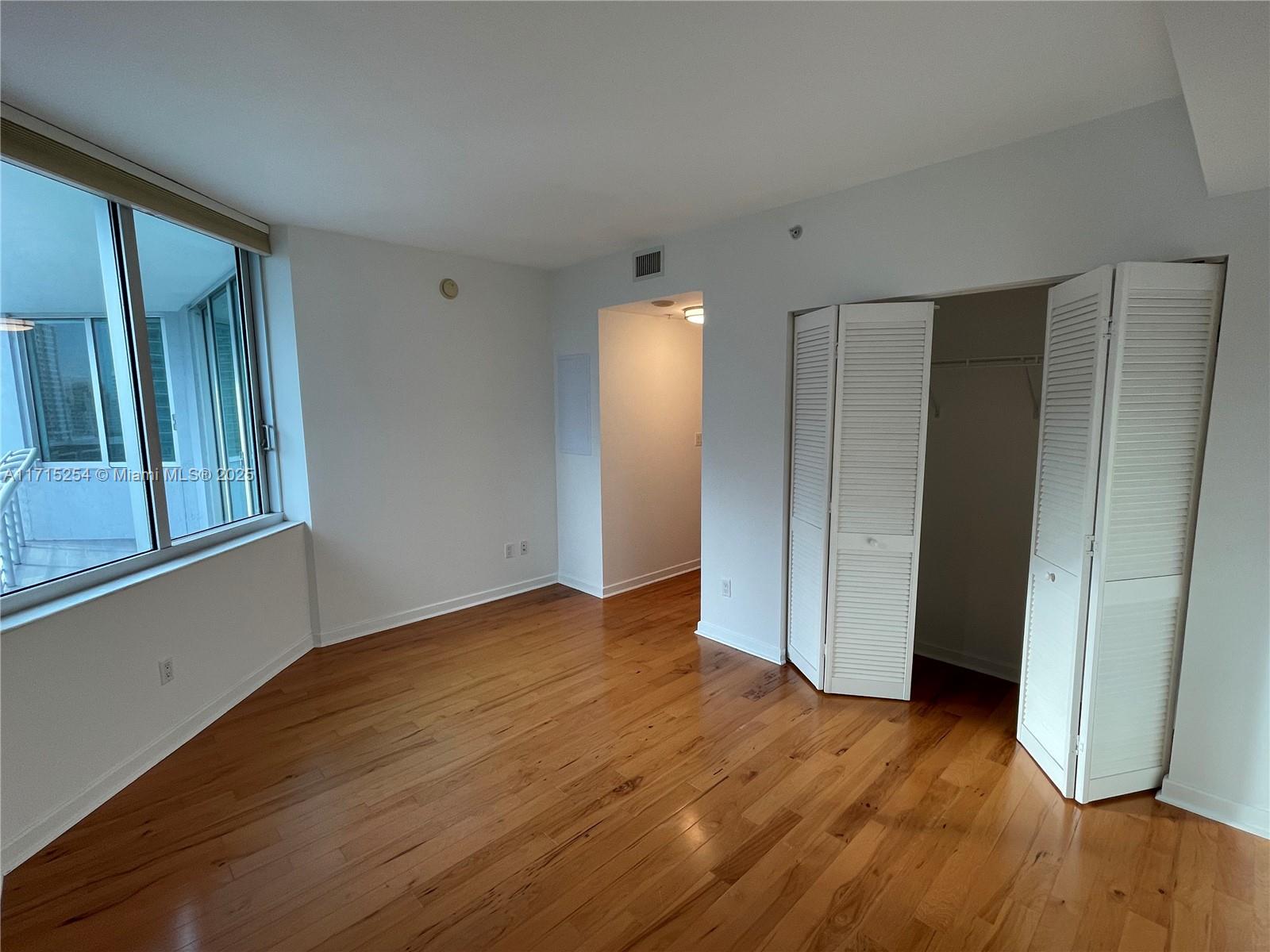 325 S Biscayne Blvd #1219, Miami FL 33131