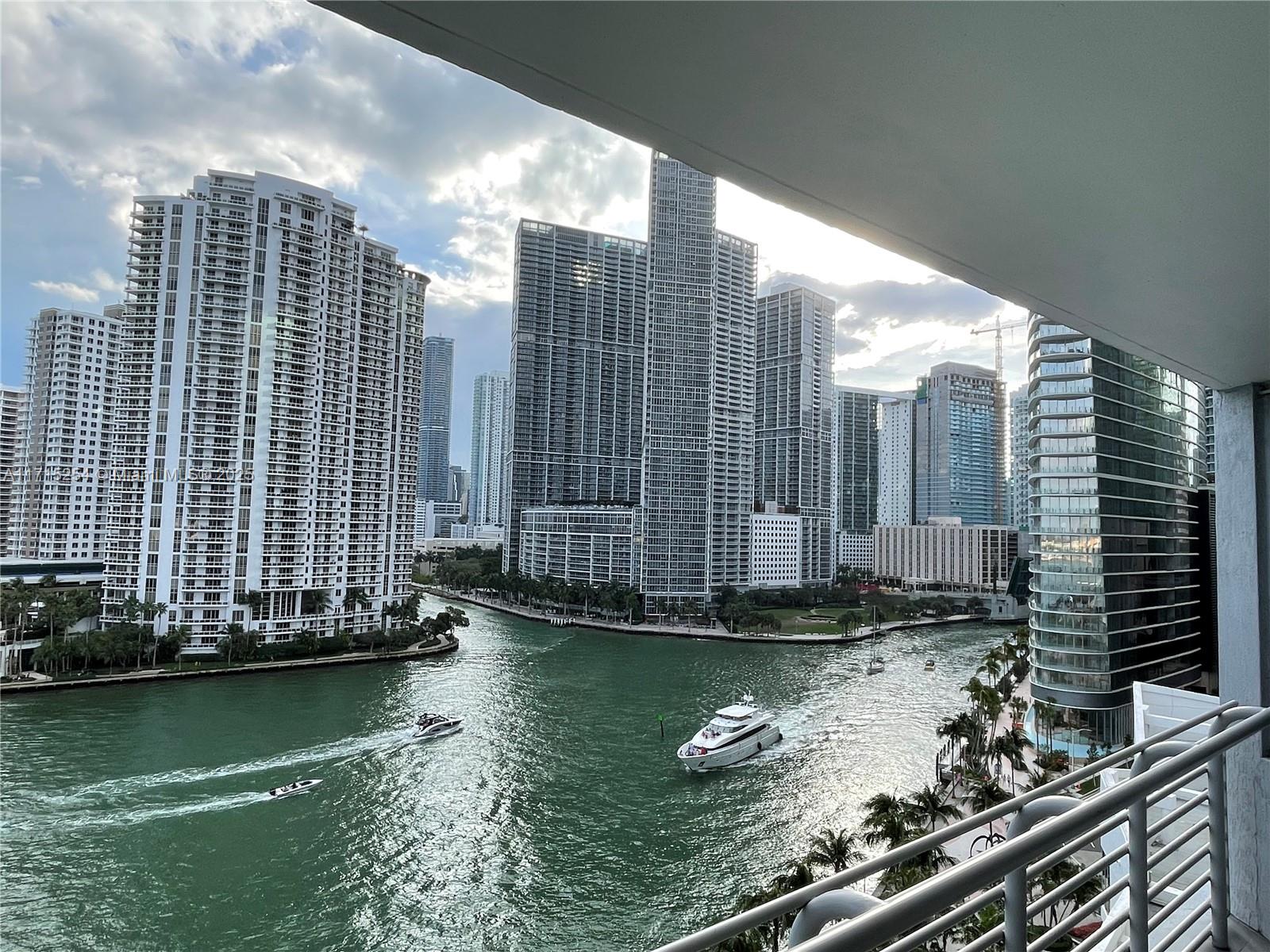 325 S Biscayne Blvd #1219, Miami FL 33131