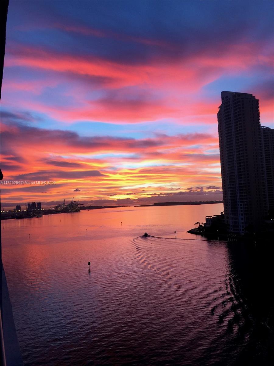 325 S Biscayne Blvd #1219, Miami FL 33131