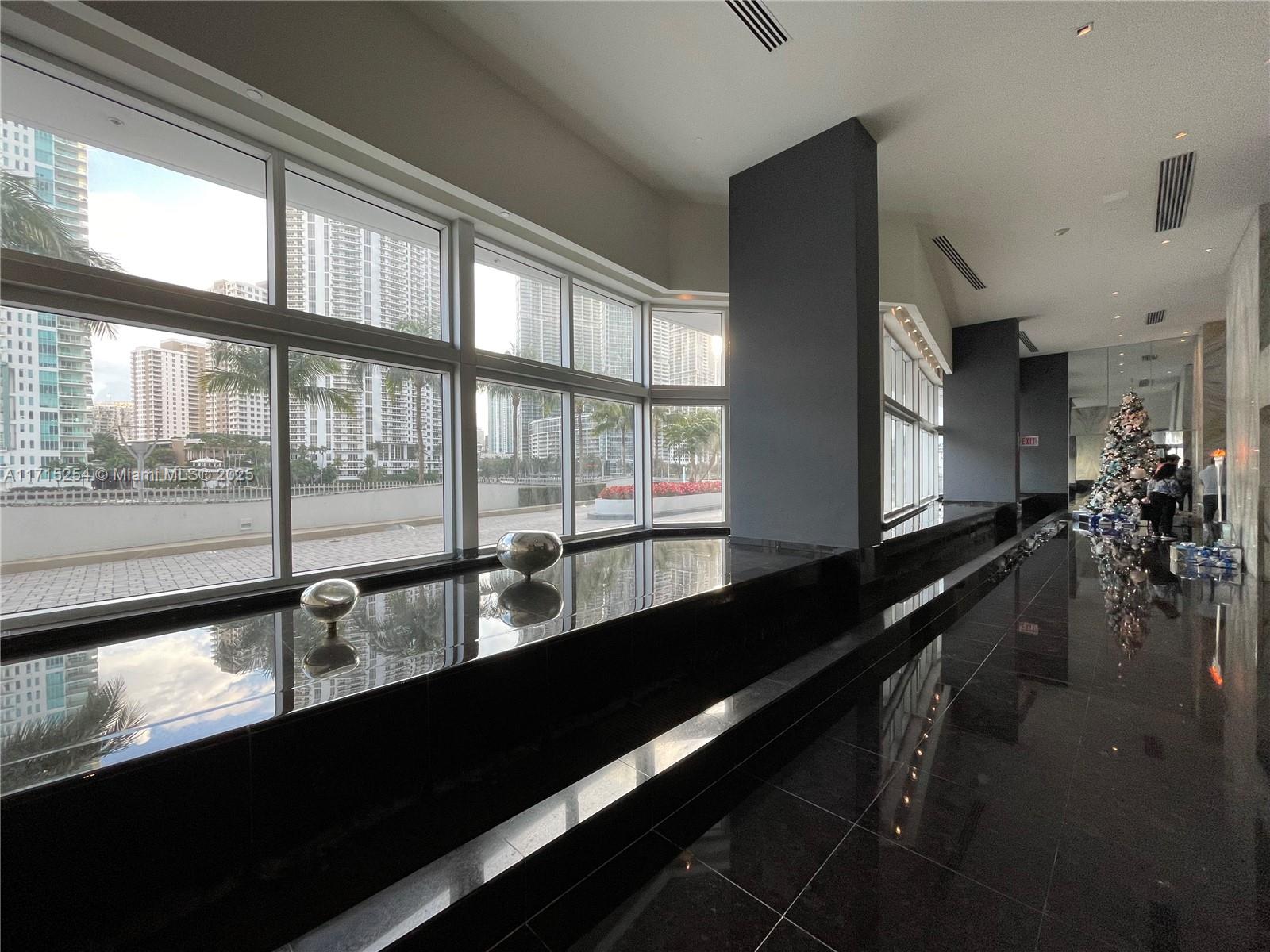 325 S Biscayne Blvd #1219, Miami FL 33131