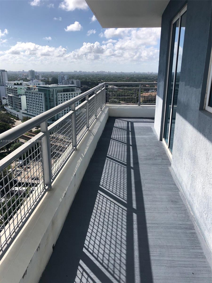 60 SW 13th St #1701, Miami FL 33130