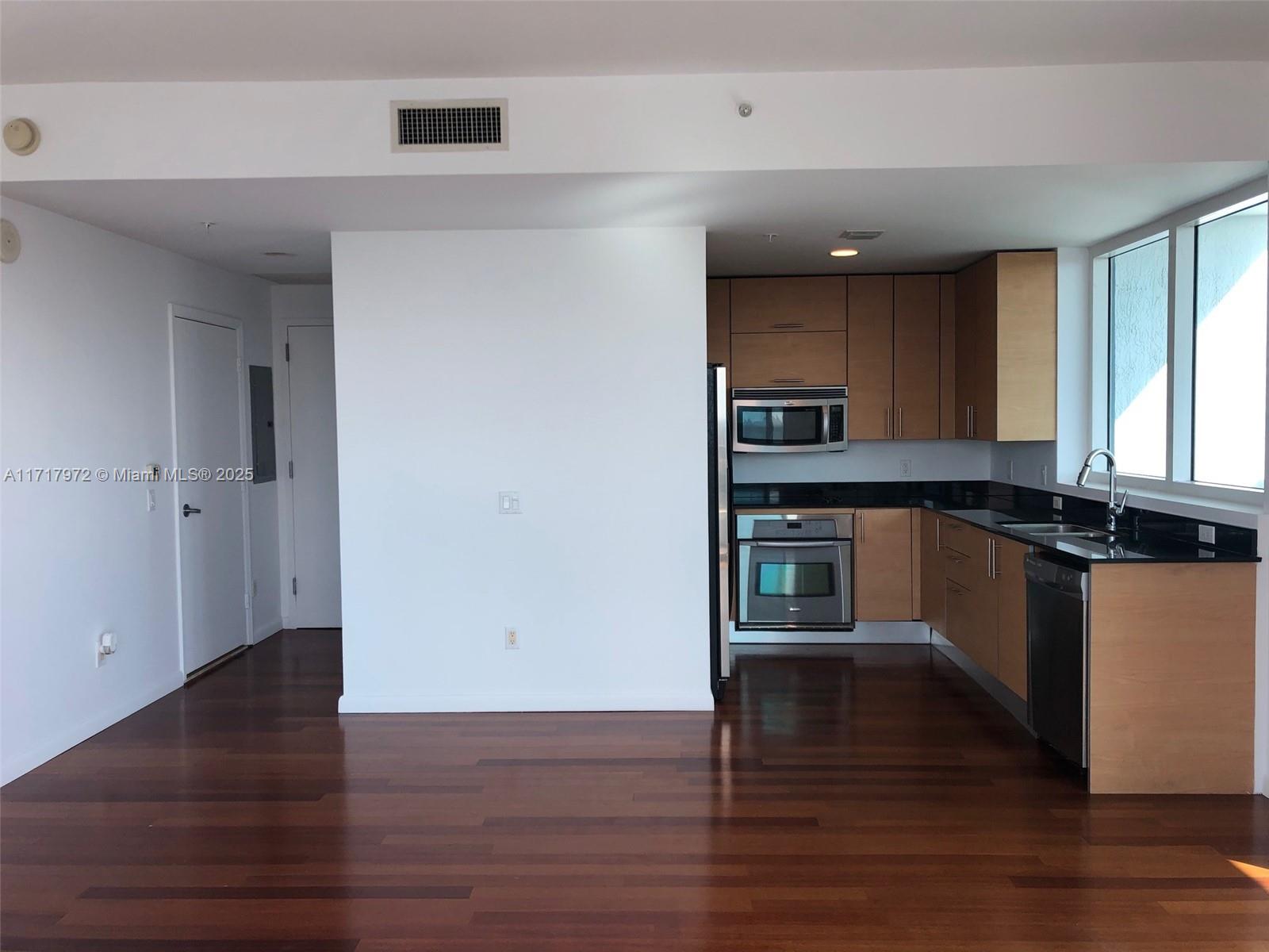 60 SW 13th St #1701, Miami FL 33130