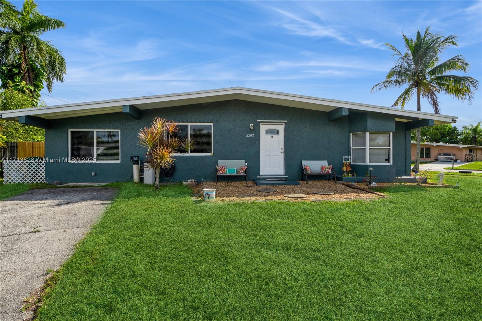 2202 NW 61st Pl, Margate, Florida image 2