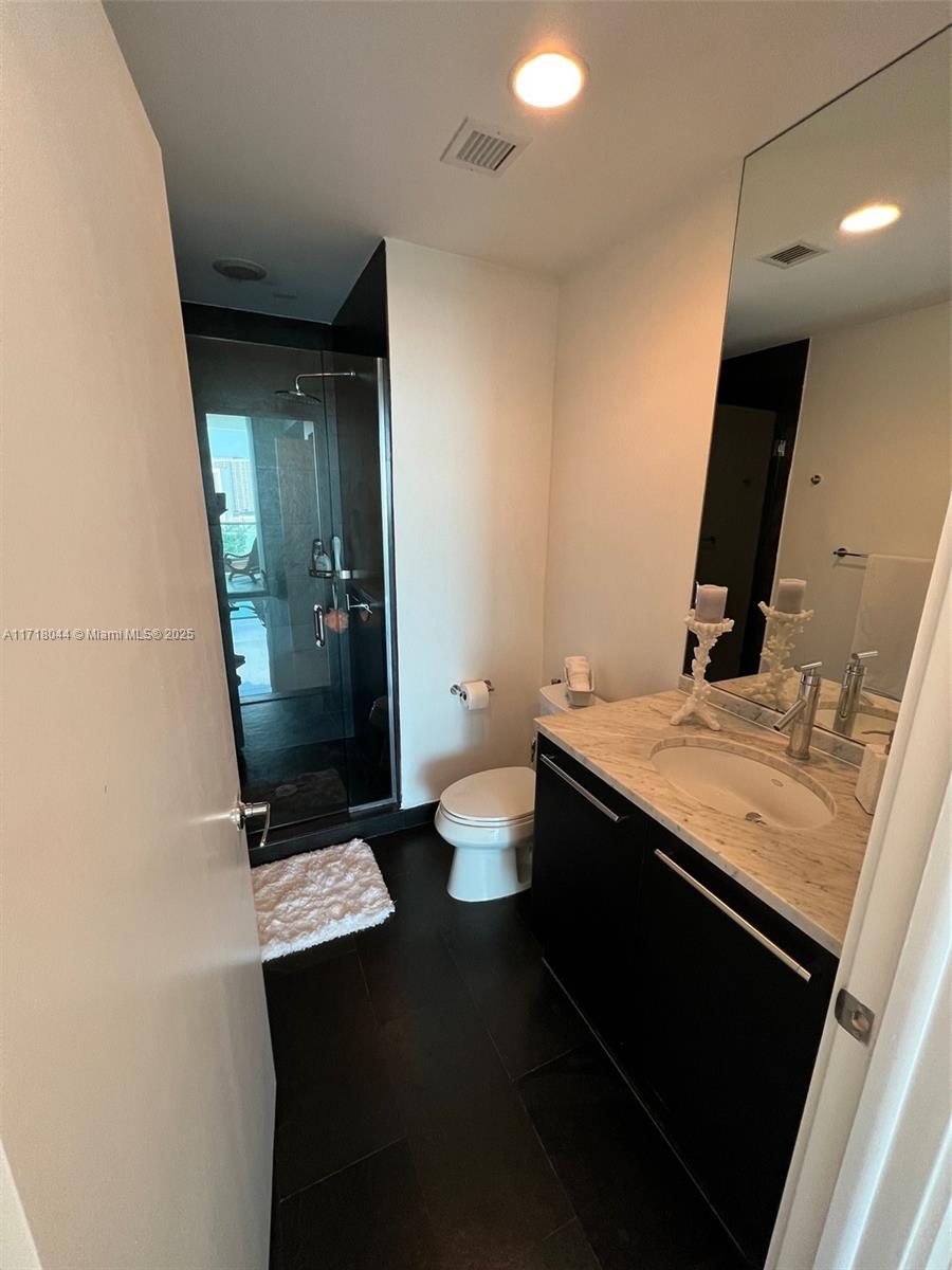 900 Biscayne Blvd #2008, Miami FL 33132