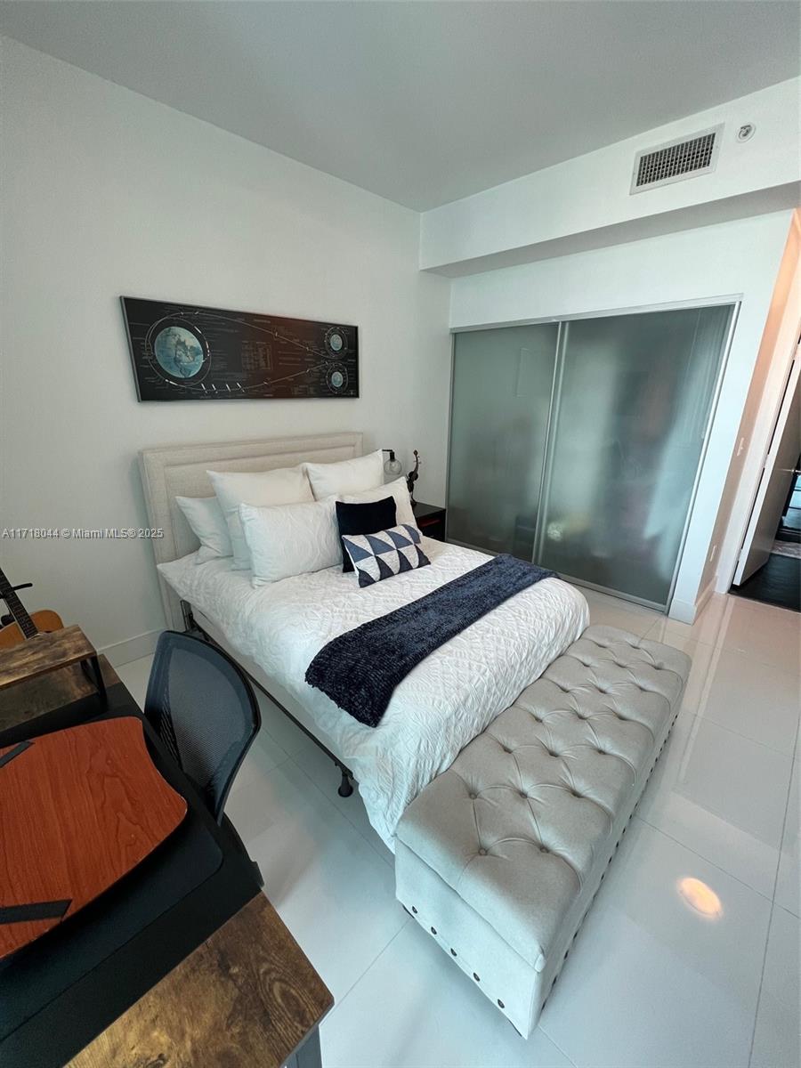 900 Biscayne Blvd #2008, Miami FL 33132