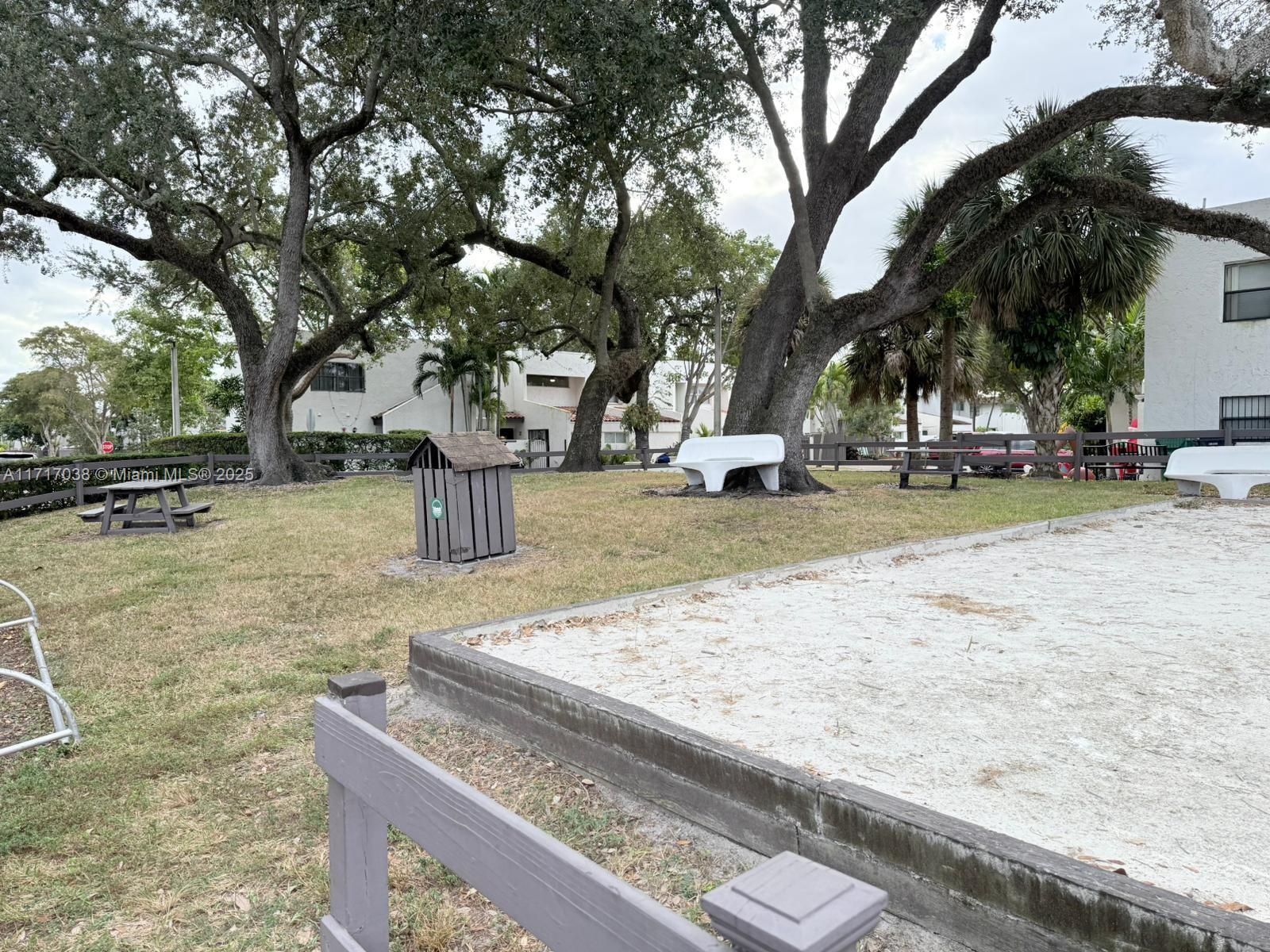 Listing Photo 17