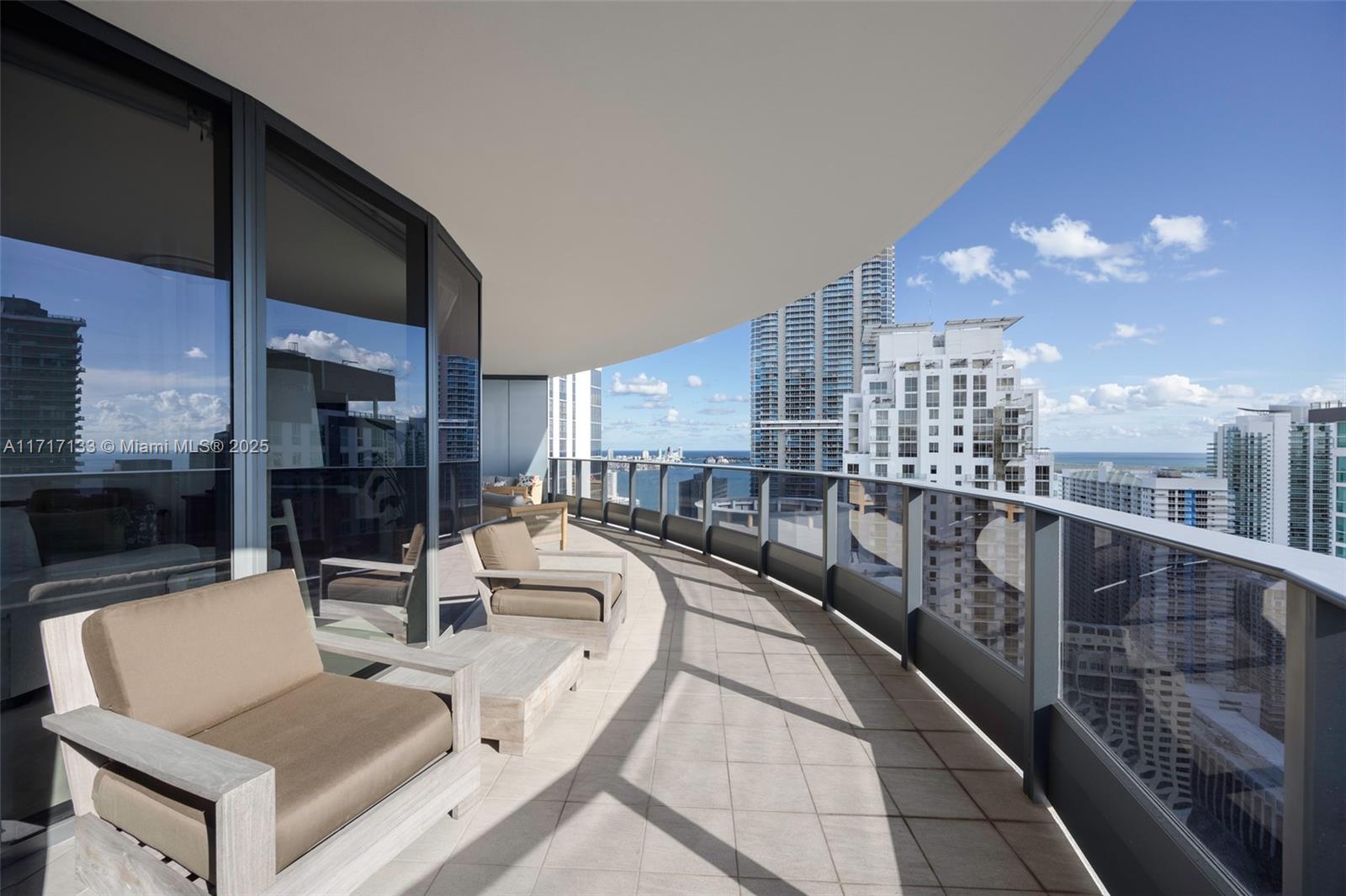 1000 Brickell Plz #4402, Miami FL 33131