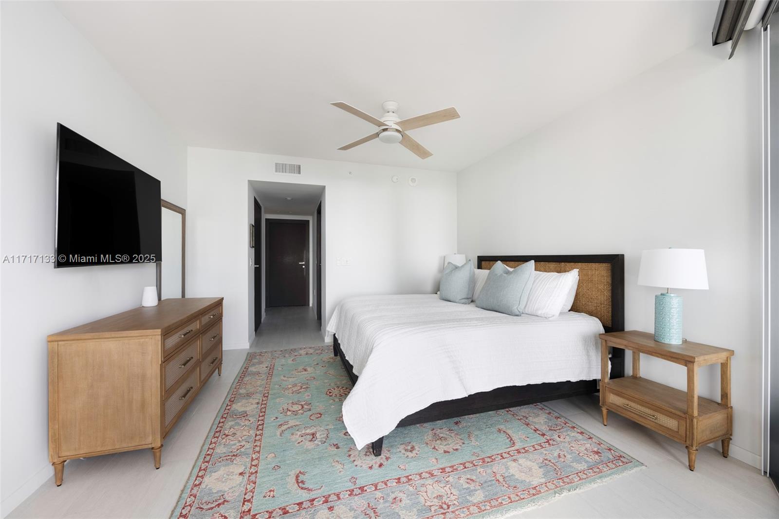 1000 Brickell Plz #4402, Miami FL 33131