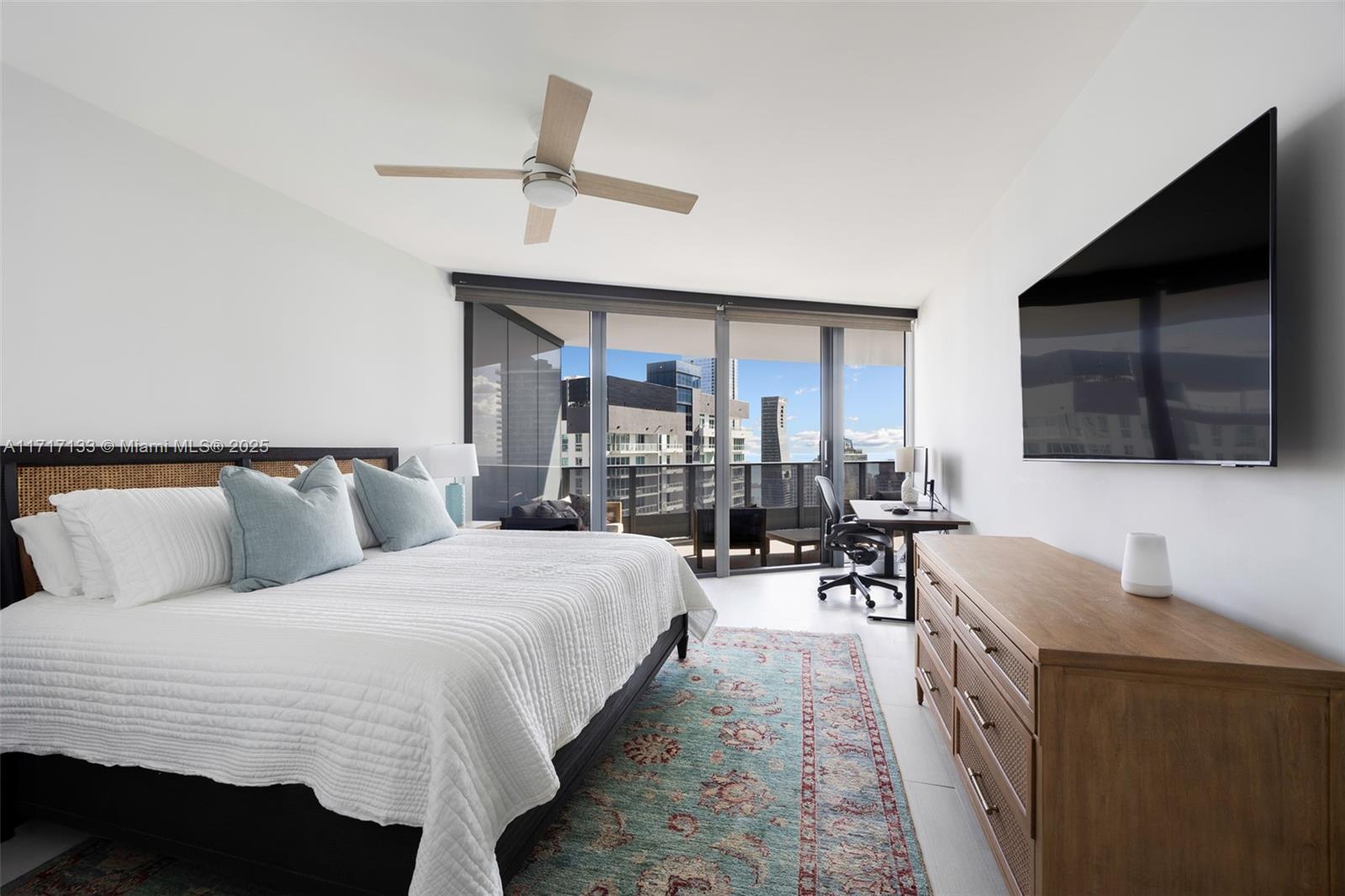 1000 Brickell Plz #4402, Miami FL 33131