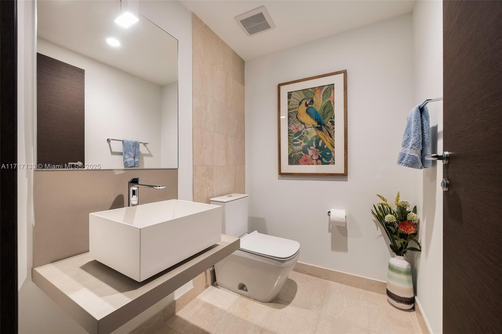 1000 Brickell Plz #4402, Miami FL 33131