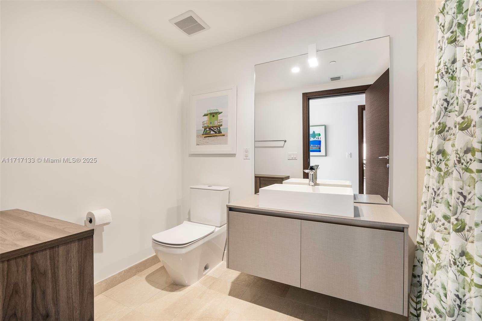 1000 Brickell Plz #4402, Miami FL 33131