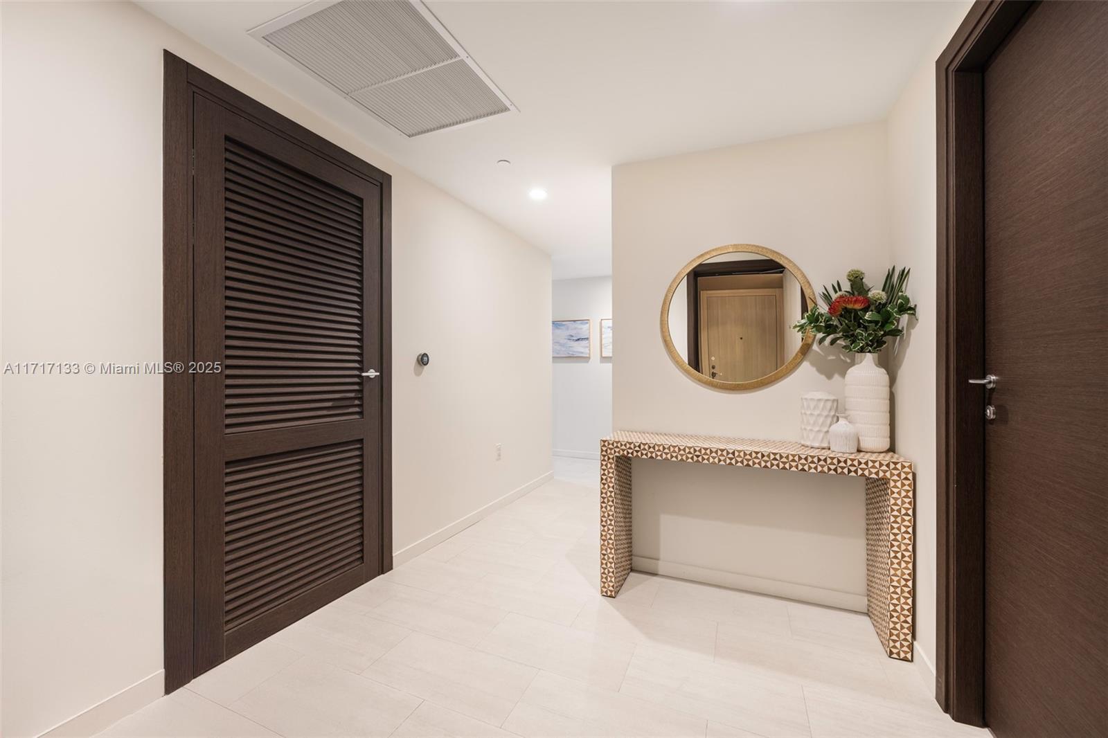 1000 Brickell Plz #4402, Miami FL 33131