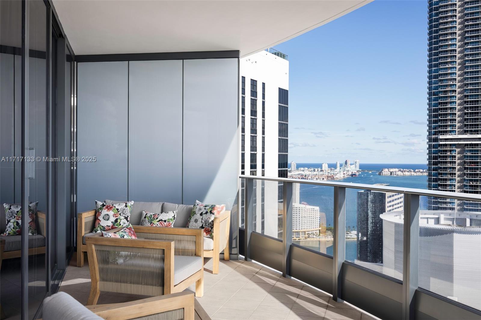1000 Brickell Plz #4402, Miami FL 33131