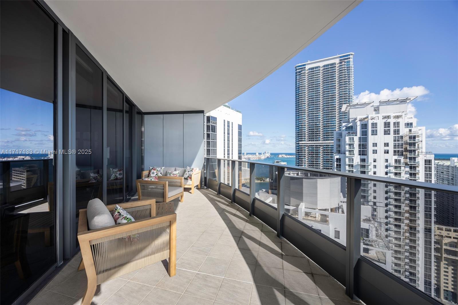1000 Brickell Plz #4402, Miami FL 33131