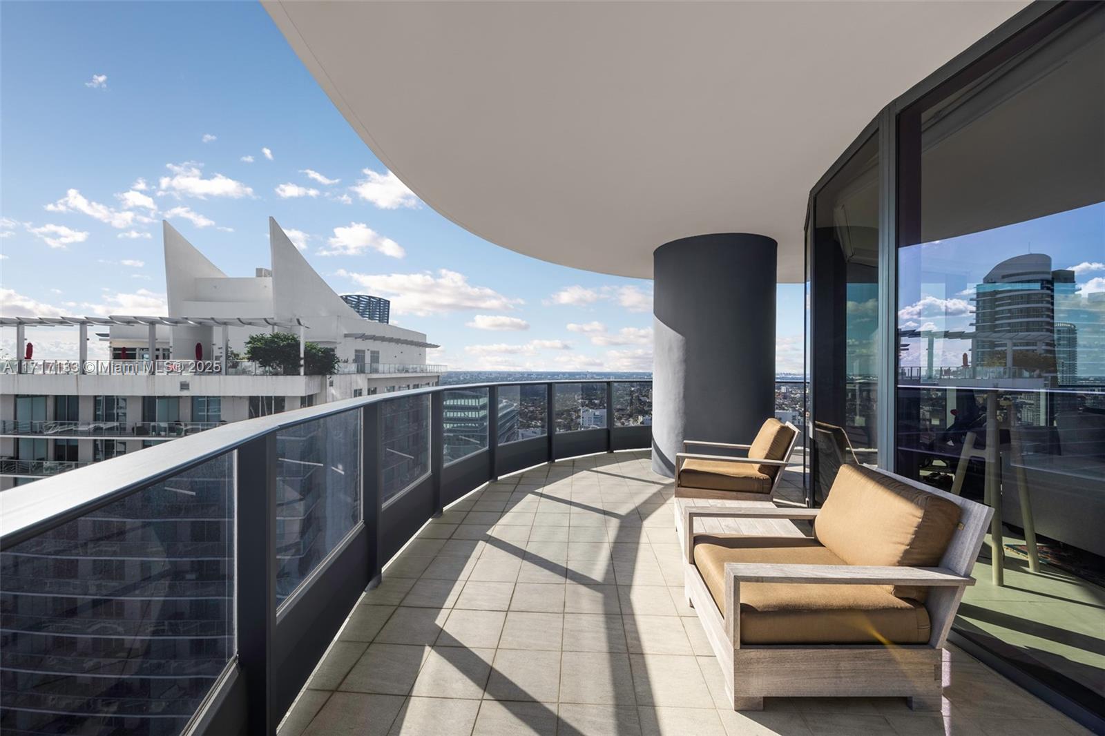 1000 Brickell Plz #4402, Miami FL 33131