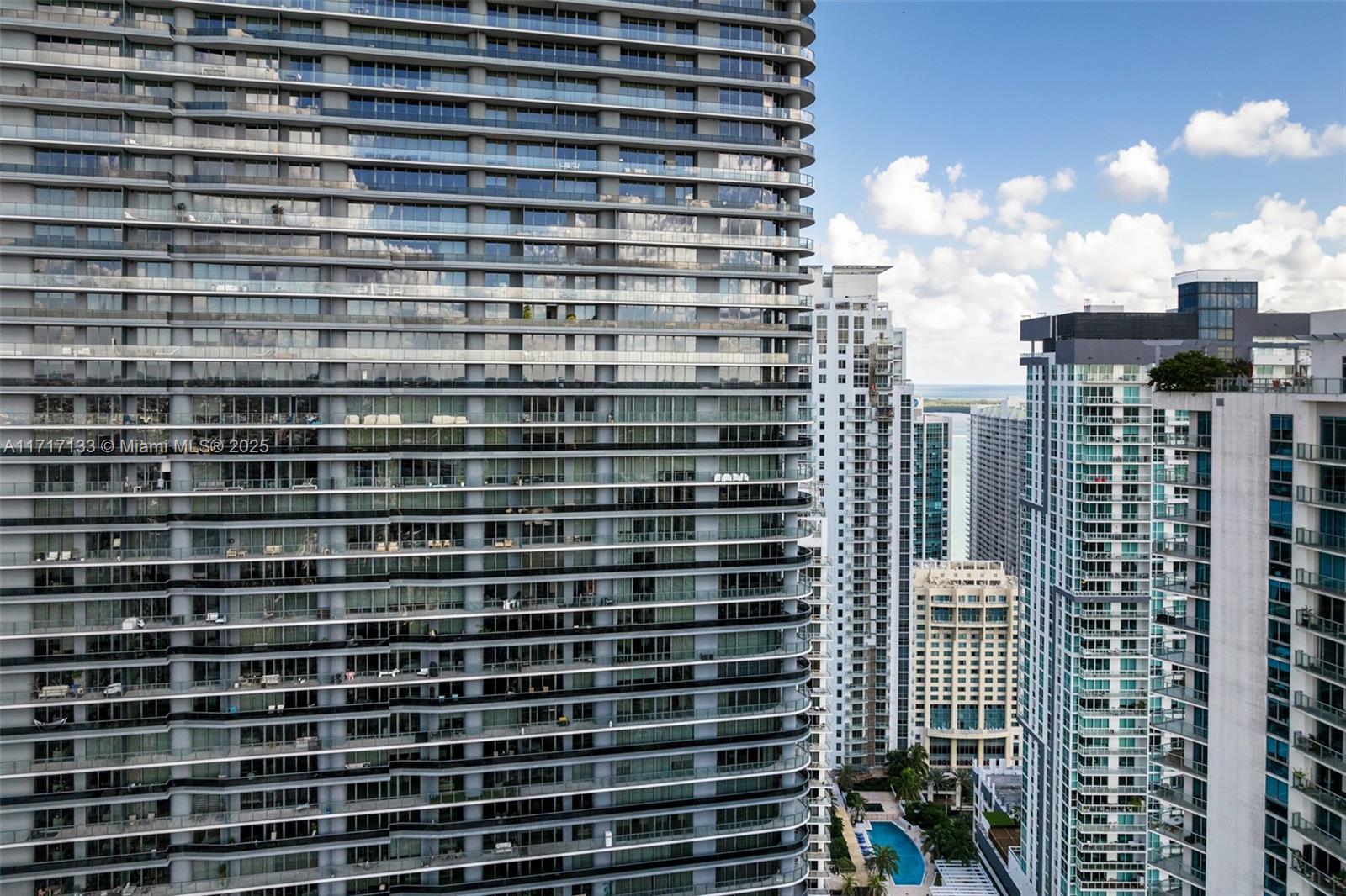 1000 Brickell Plz #4402, Miami FL 33131