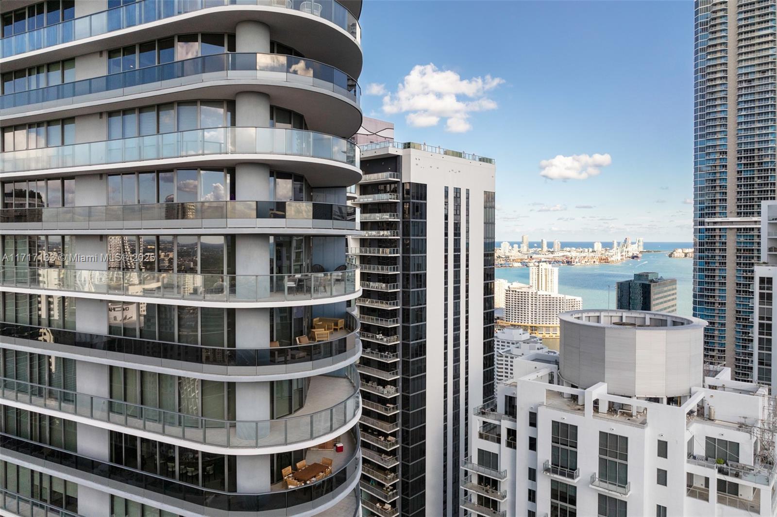 1000 Brickell Plz #4402, Miami FL 33131