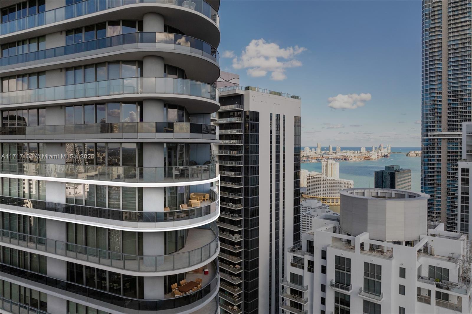 1000 Brickell Plz #4402, Miami FL 33131