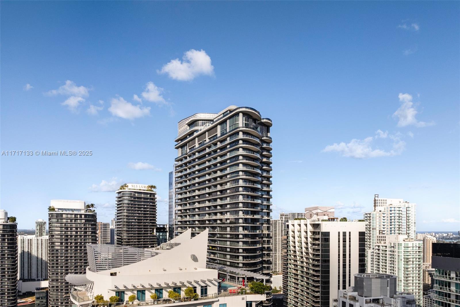 1000 Brickell Plz #4402, Miami FL 33131