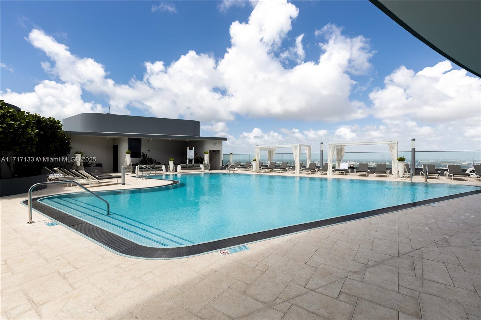 1000 Brickell Plz #4402, Miami FL 33131