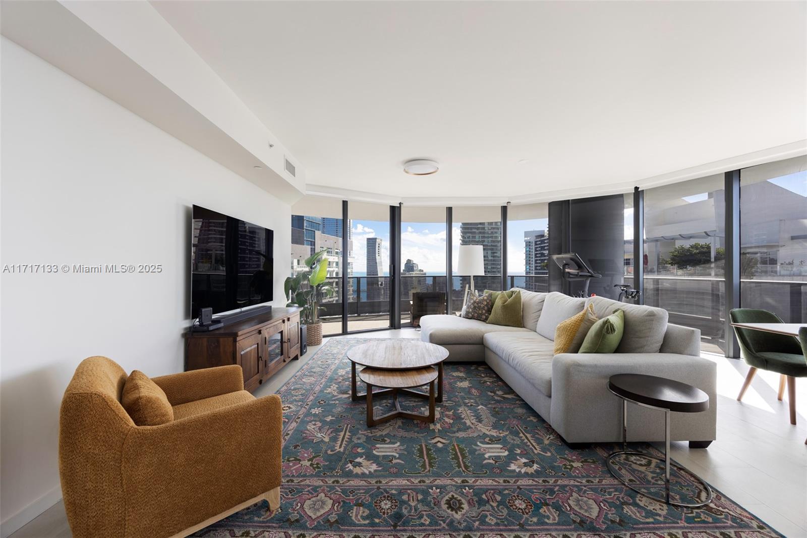 1000 Brickell Plz #4402, Miami FL 33131