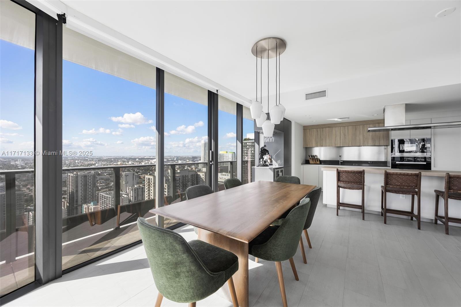 1000 Brickell Plz #4402, Miami FL 33131