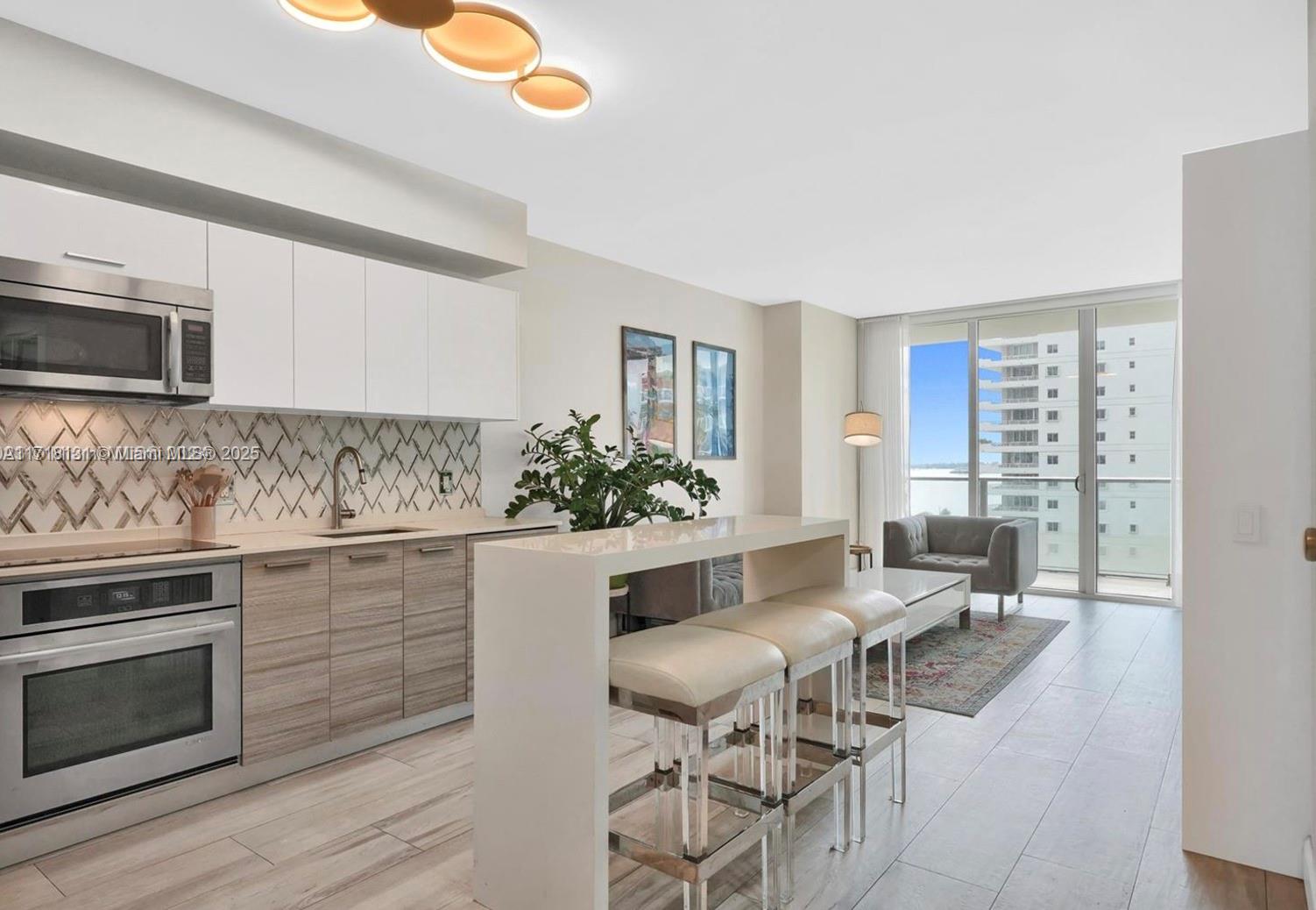 1300 Brickell Bay Dr #906, Miami FL 33131