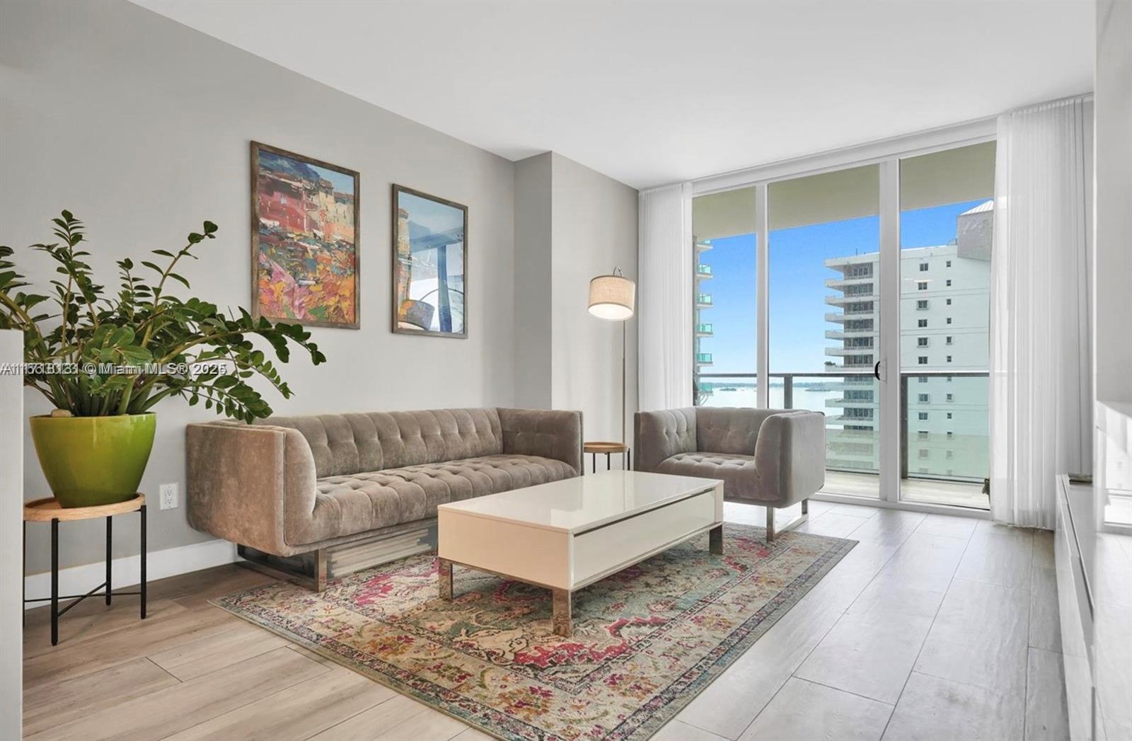1300 Brickell Bay Dr #906, Miami FL 33131