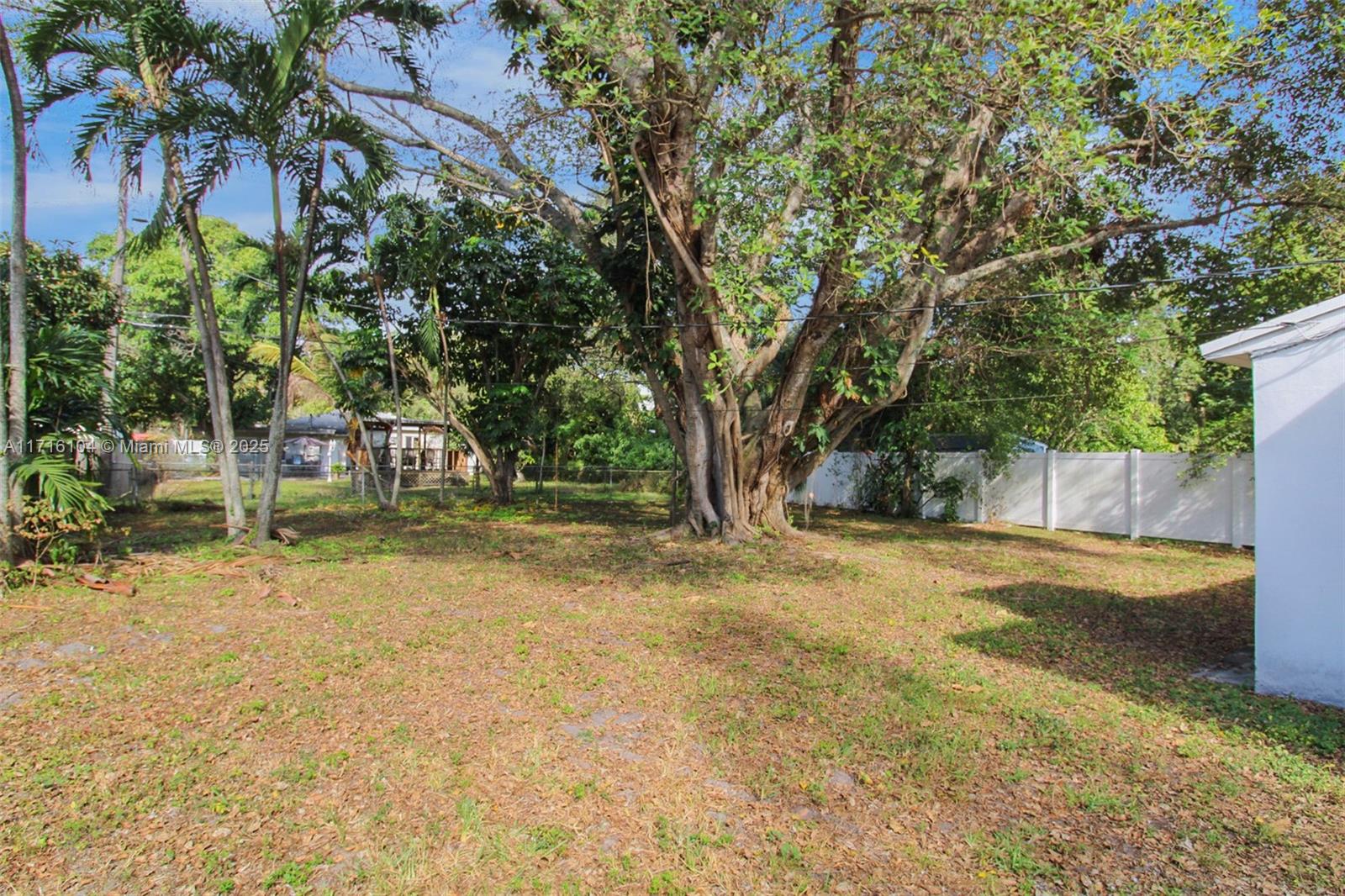 1045 NE 130th St, North Miami, Florida image 3