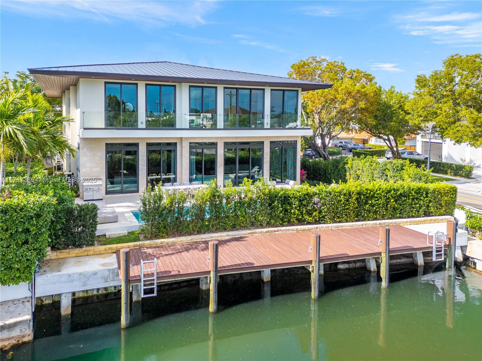 House for Sale in North Miami, FL