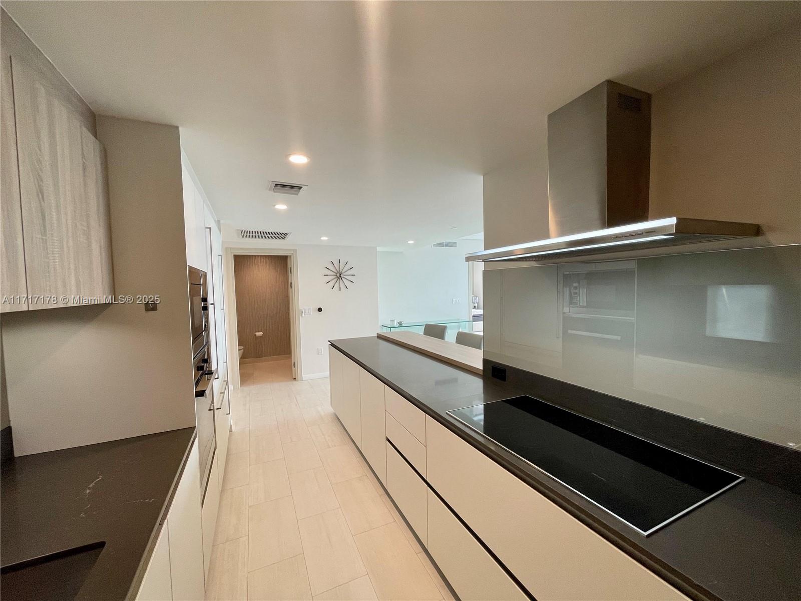 1000 Brickell Plaza #4410, Miami FL 33131