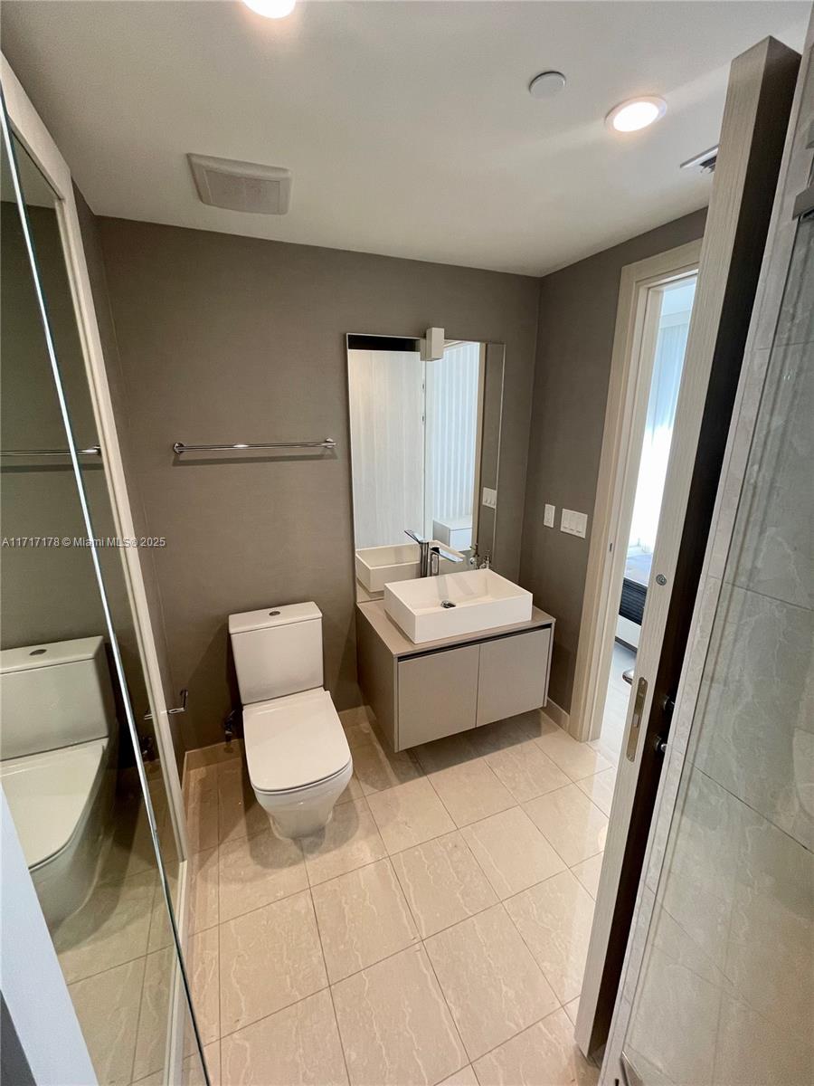 1000 Brickell Plaza #4410, Miami FL 33131