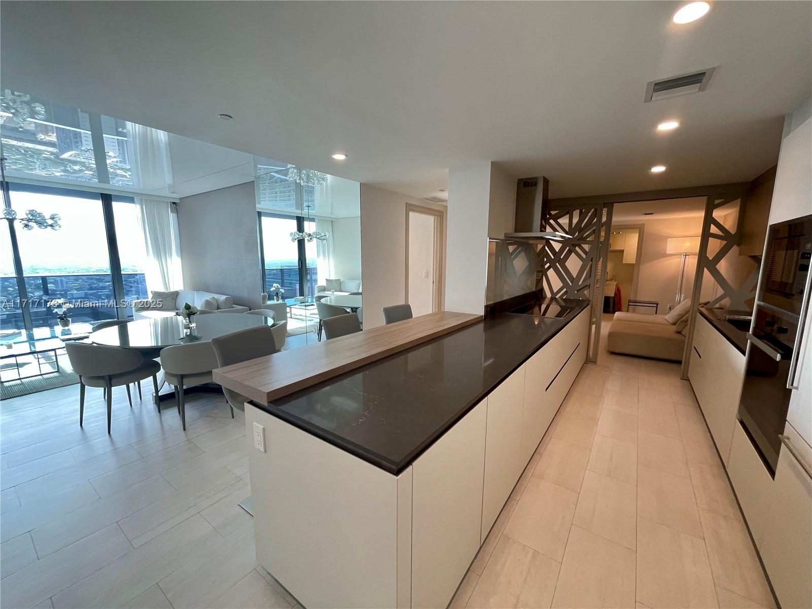 1000 Brickell Plaza #4410, Miami FL 33131