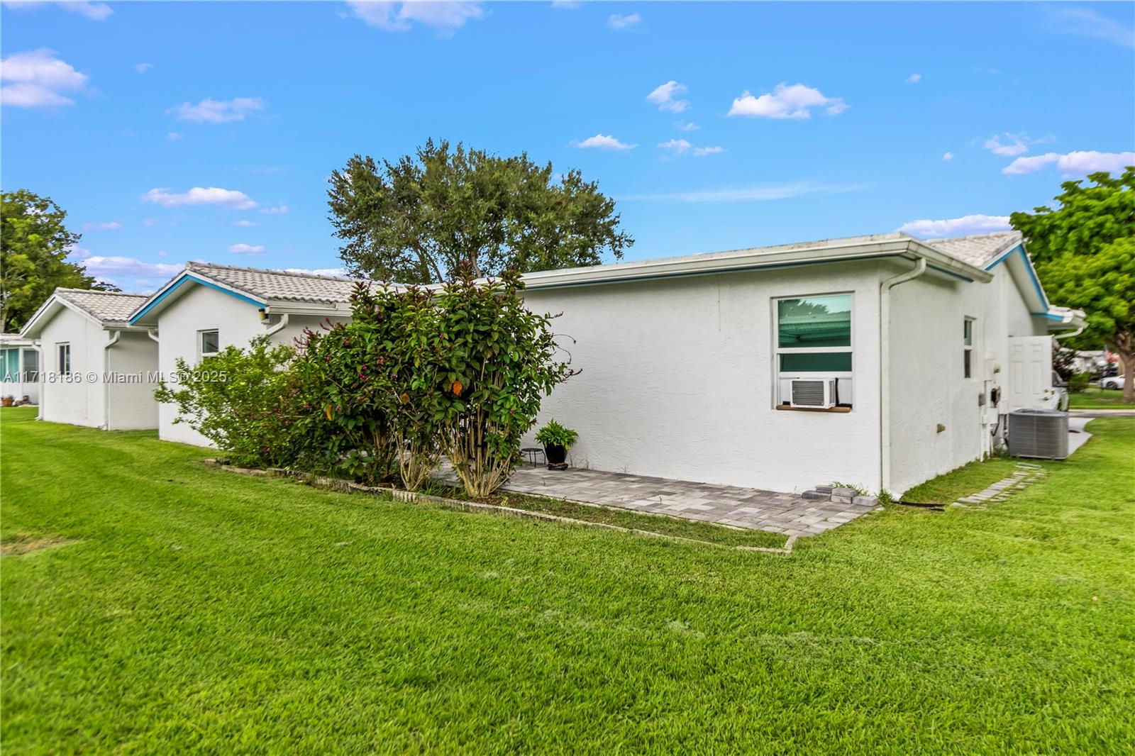 9021 NW 13th St, Plantation, Florida image 2