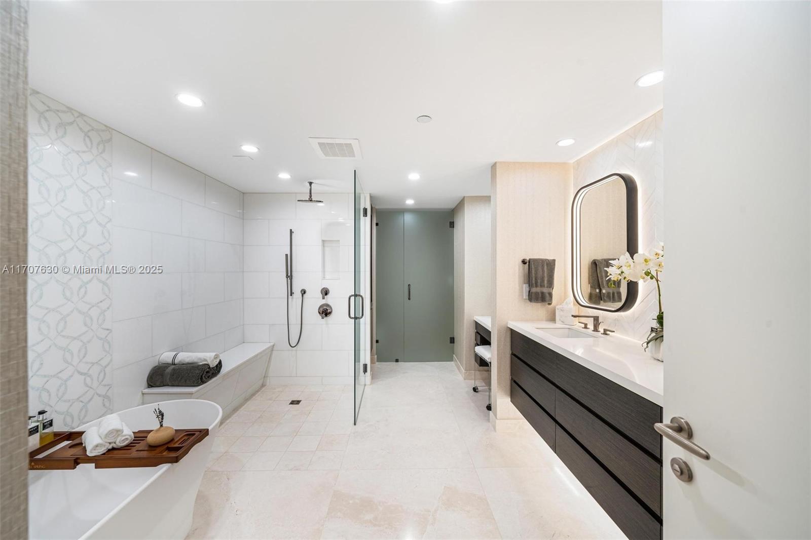 2627 S Bayshore Dr #606, Miami FL 33133