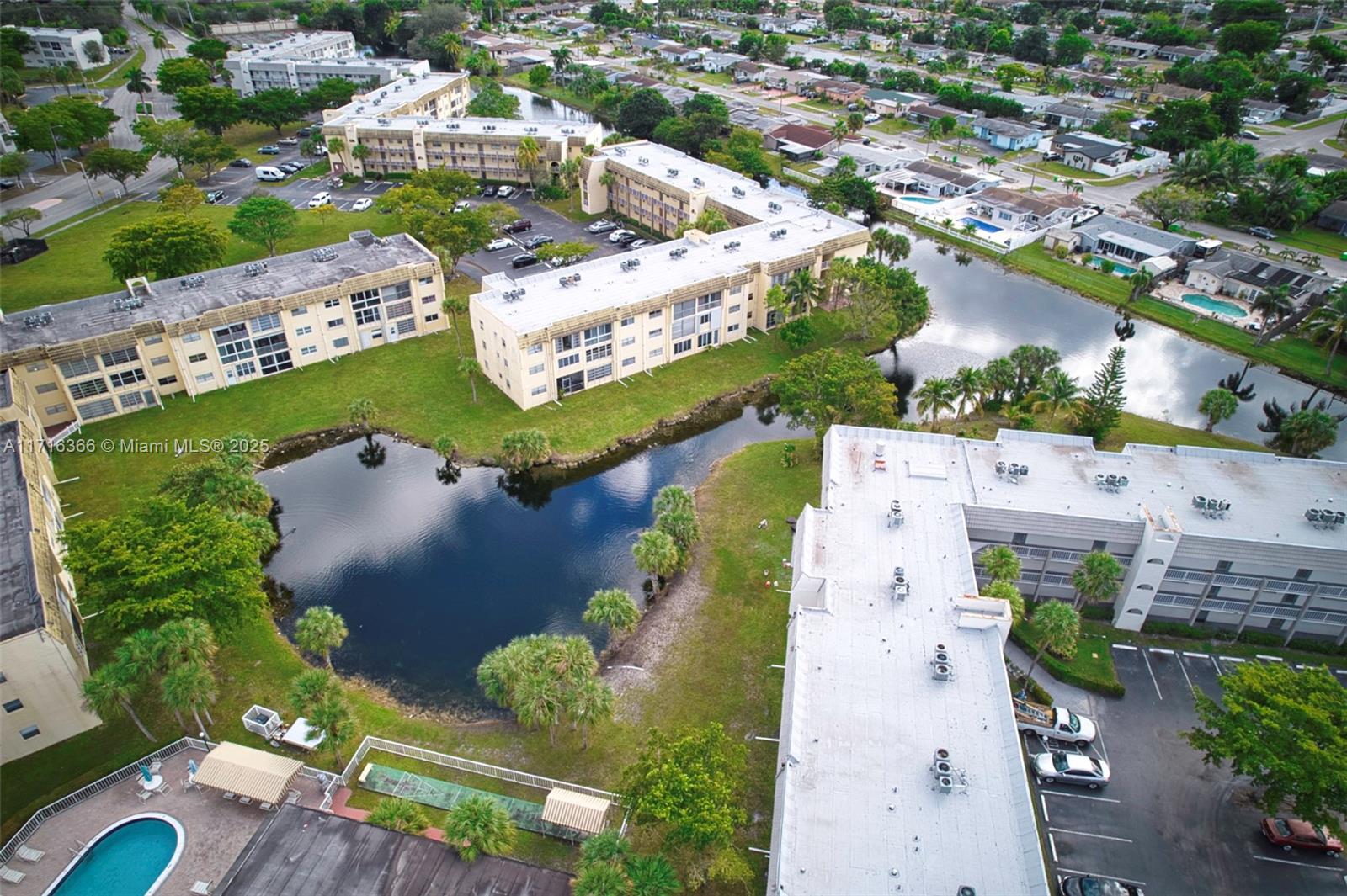 Residential, Sunrise, Florida image 8