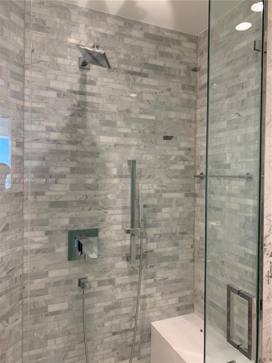 851 NE 1st Ave #2107, Miami FL 33132