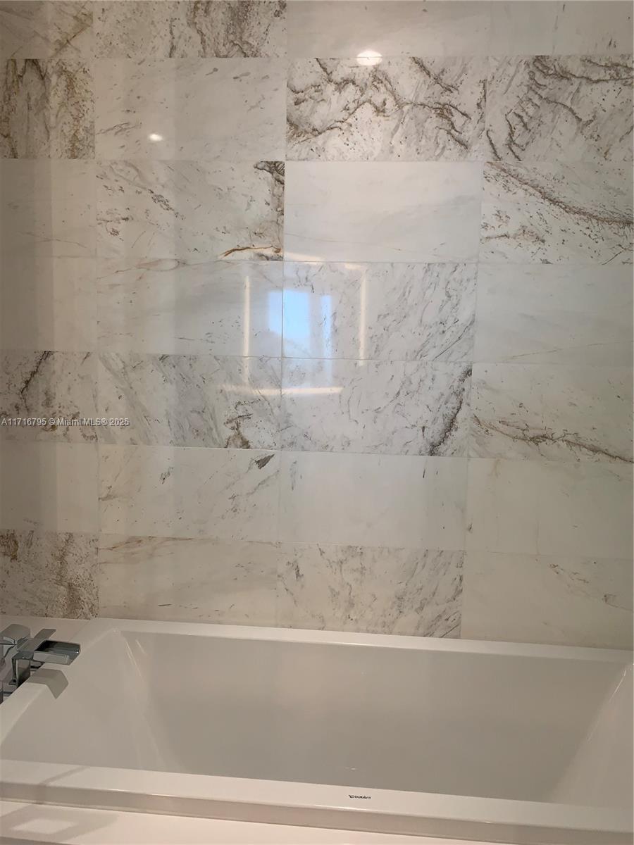 851 NE 1st Ave #2107, Miami FL 33132