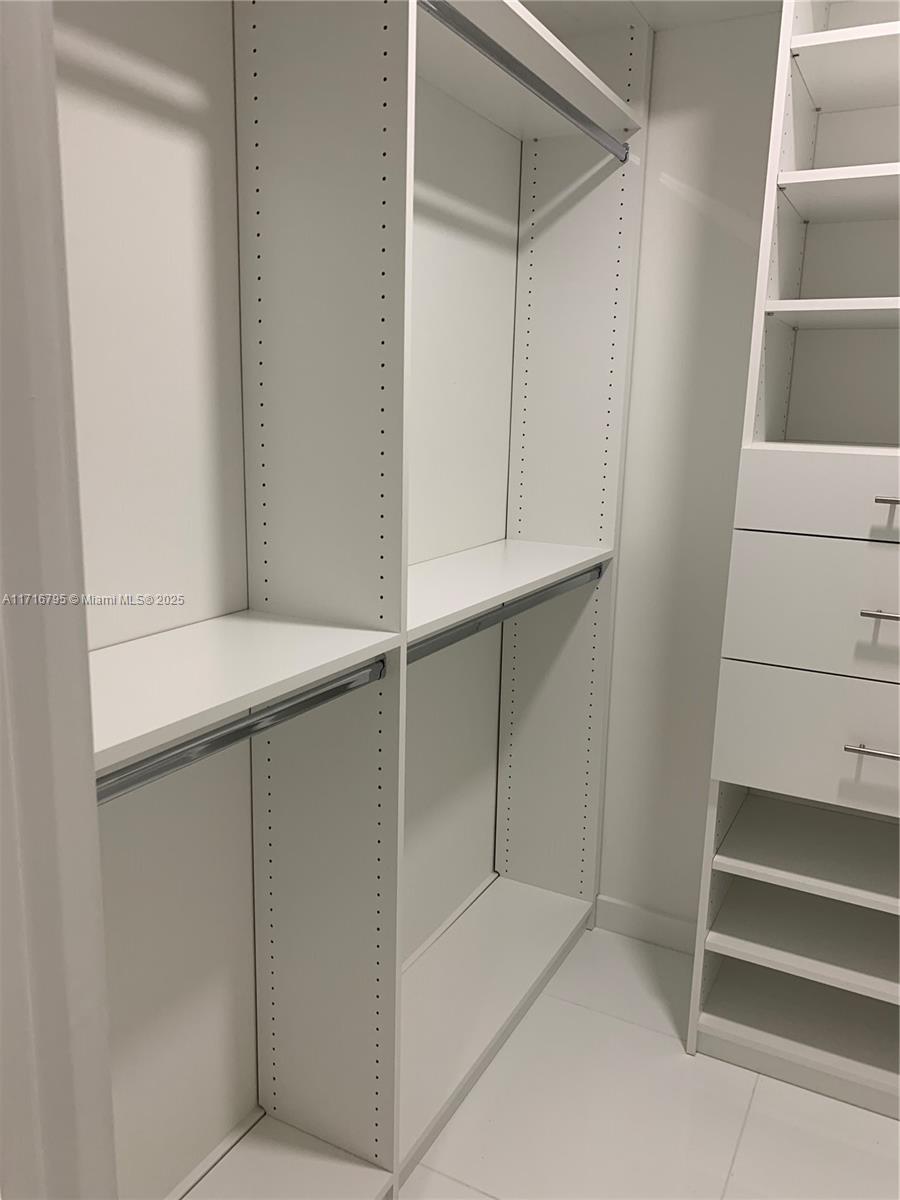 851 NE 1st Ave #2107, Miami FL 33132
