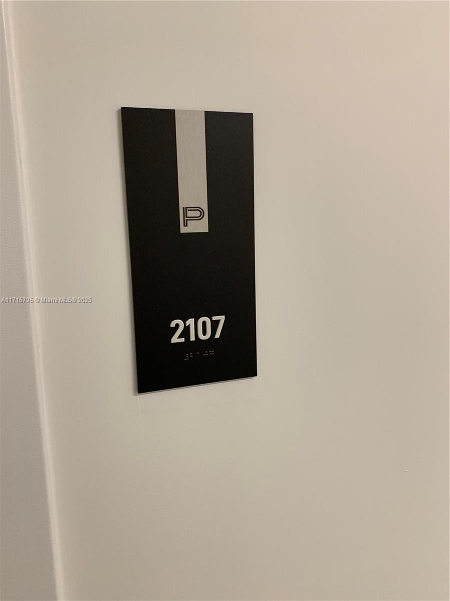 851 NE 1st Ave #2107, Miami FL 33132