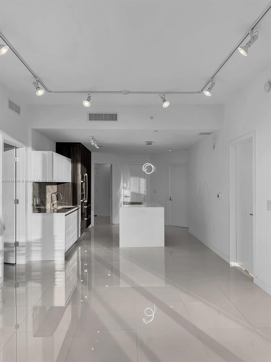851 NE 1st Ave #2107, Miami FL 33132