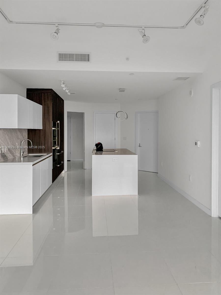 851 NE 1st Ave #2107, Miami FL 33132