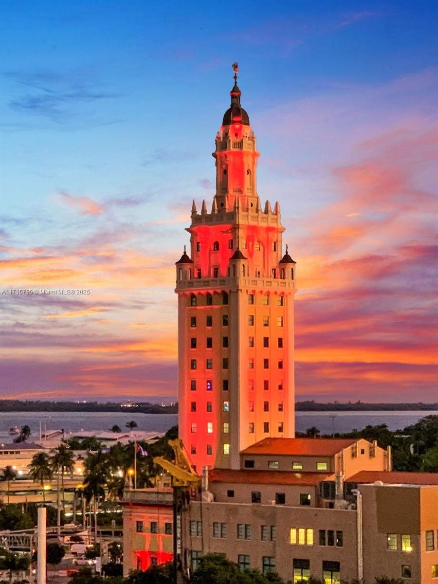 851 NE 1st Ave #2107, Miami FL 33132