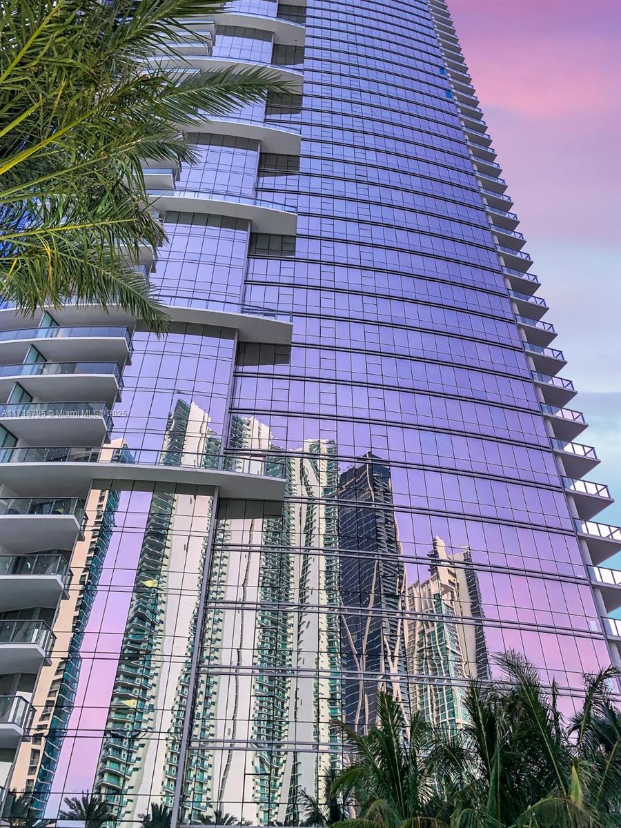 851 NE 1st Ave #2107, Miami FL 33132
